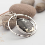 Lade das Bild in den Galerie-Viewer, Mae pendant in silver with apache gold  (Ready to ship)
