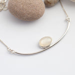 Lade das Bild in den Galerie-Viewer, Oona necklace with white moonstone   (ready to ship)

