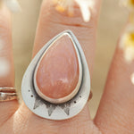 Load image into Gallery viewer, Kaha ring with peach moonstone ~ size 57,25   (ready to ship)
