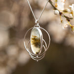 Lade das Bild in den Galerie-Viewer, OOAK pendant with stone #2 • prehnite   (ready to ship)
