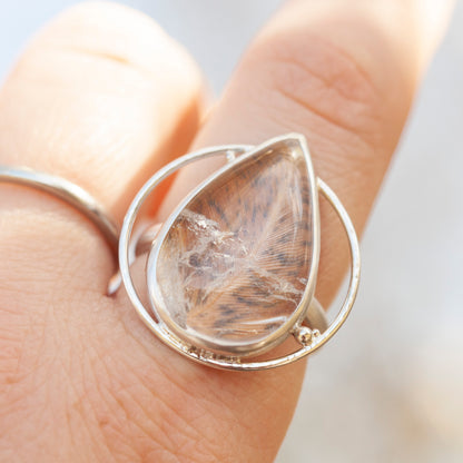 Anillo pieza única con planta capturada #3 • cuarzo transparente ~ talla 59   (listo para enviar)