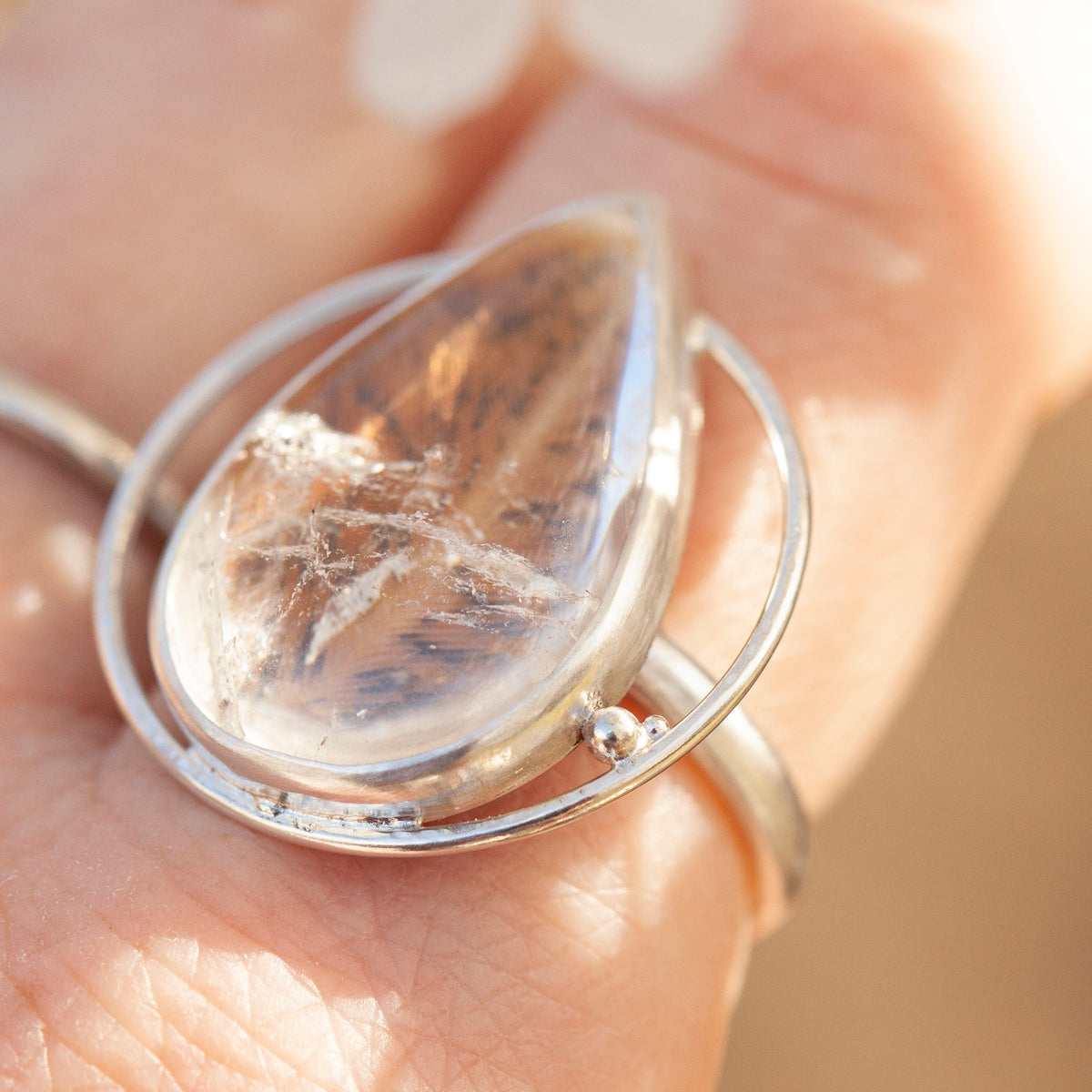 Anillo pieza única con planta capturada #3 • cuarzo transparente ~ talla 59   (listo para enviar)