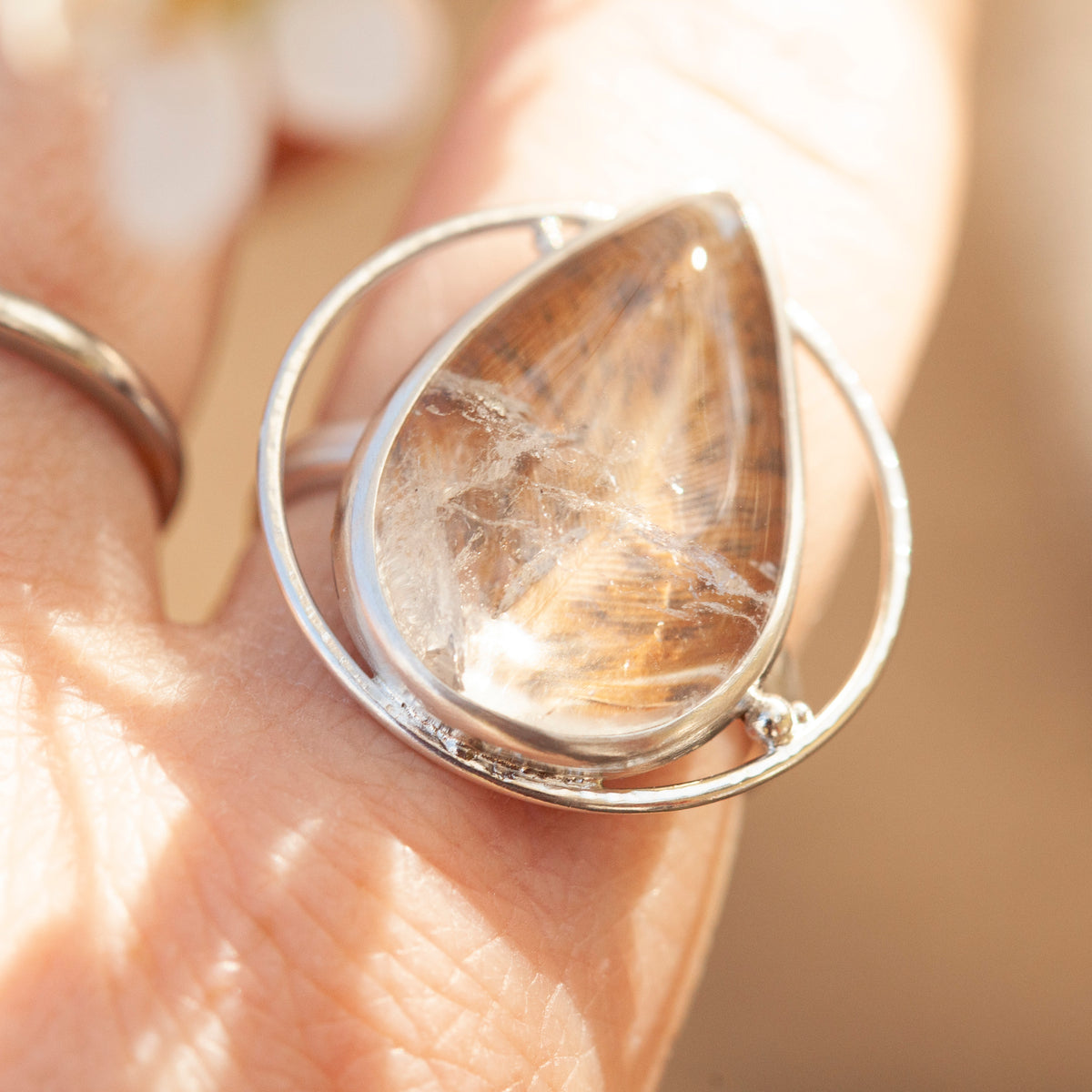 Anillo pieza única con planta capturada #3 • cuarzo transparente ~ talla 59   (listo para enviar)