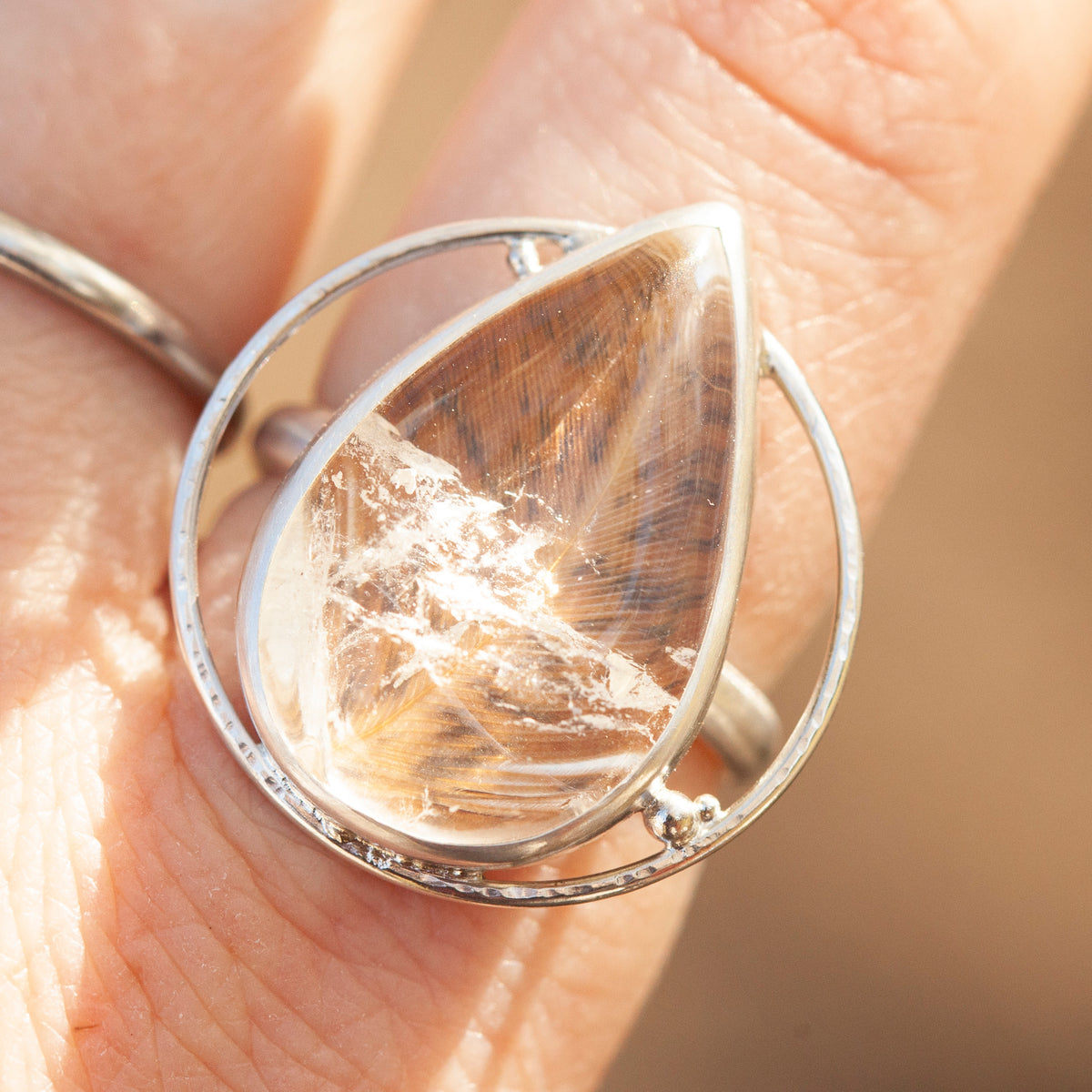 Anillo pieza única con planta capturada #3 • cuarzo transparente ~ talla 59   (listo para enviar)