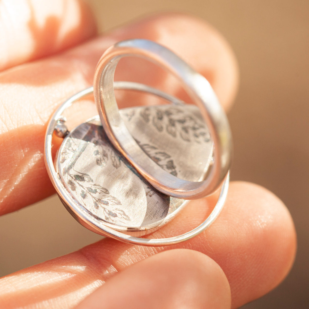 Anillo pieza única con planta capturada #3 • cuarzo transparente ~ talla 59   (listo para enviar)