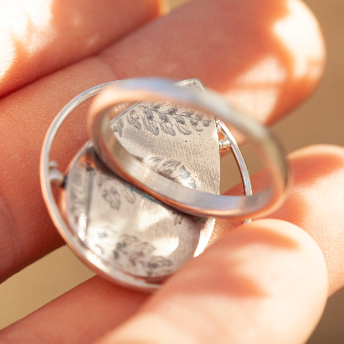Anillo pieza única con planta capturada #3 • cuarzo transparente ~ talla 59   (listo para enviar)