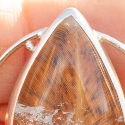 Anillo pieza única con planta capturada #3 • cuarzo transparente ~ talla 59   (listo para enviar)