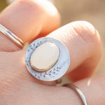 Cargar imagen en el visor de la galería, OOAK ring with plant imprint #1 • moonstone ~ size 55,25   (ready to ship)
