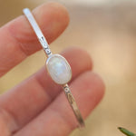 Afbeelding in Gallery-weergave laden, OOAK Ethnic bracelet with stone #2 • white labradorite, size 5,5m   (ready to ship)
