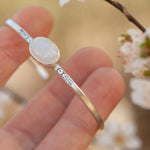 Cargar imagen en el visor de la galería, OOAK Ethnic bracelet with stone #2 • white labradorite, size 5,5m   (ready to ship)
