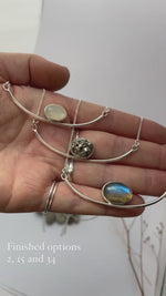Cargar y reproducir el video en el visor de la galería, Choose Your Stone : Oona necklace   (made to order)
