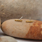 Cargar imagen en el visor de la galería, Ear climber in brass with silver ear post : simple line earring, textured or net.   (made to order)
