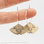 Charger l&#39;image dans la galerie, Aela earrings : Brass ear jackets with ethnic patterns (made to order)

