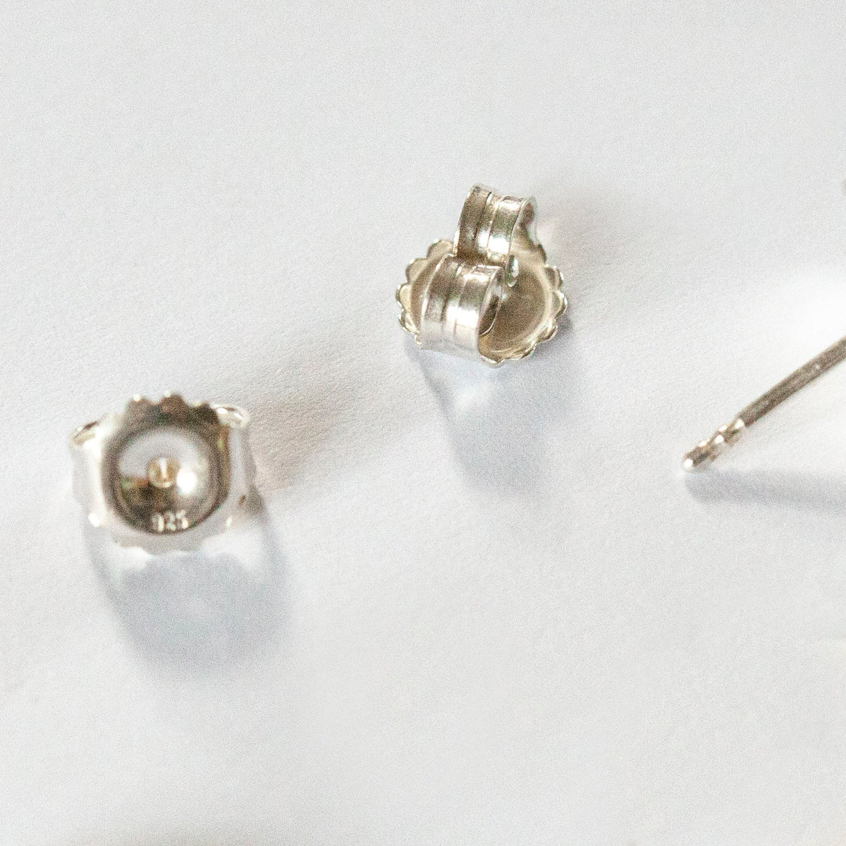 Pendientes de botón pieza única con lapislázuli ~ plata (listo para enviar)