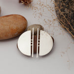 Cargar imagen en el visor de la galería, Architectural half circle earrings in silver    (made to order)
