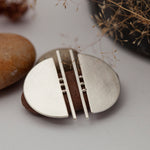 Afbeelding in Gallery-weergave laden, Architectural half circle earrings in silver    (made to order)
