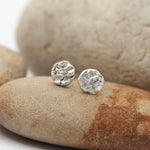 Lade das Bild in den Galerie-Viewer, Tiny full moon stud earrings (small version)  (made to order)
