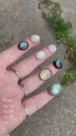 Laden und Abspielen von Videos im Galerie-Viewer, Choose Your Stone : Sena ring   (made to order)
