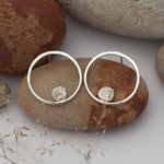 Cargar imagen en el visor de la galería, Little moon halo earrings in silver   (Made to order)
