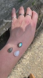 Cargar y reproducir el video en el visor de la galería, Choose Your Stone : Lia bracelet   (made to order)
