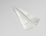 Cargar imagen en el visor de la galería, Extra long silver earrings ~ triangle    (made to order)
