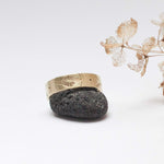 Afbeelding in Gallery-weergave laden, Adjustable ring in brass with ethnic patterns. 2 ways to wear it    (made to order)
