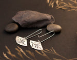 Lade das Bild in den Galerie-Viewer, Dangling silver earrings in silver with fern out cut    (made to order)
