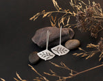 Cargar imagen en el visor de la galería, Dangling silver earrings in silver with fern out cut    (made to order)
