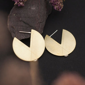 Mixed metals hoop earrings : brass engraved base with silver details    (made to order)