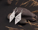 Cargar imagen en el visor de la galería, Dangling earrings in silver with cut out branch    (made to order)

