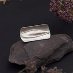 Charger l&#39;image dans la galerie, OOAK • Silver ring with casted leaf • size 8 1/2  (in stock, ready to ship)
