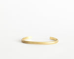 Lade das Bild in den Galerie-Viewer, Simple adjustable bracelet in brass ~ D shaped   (Made to order)

